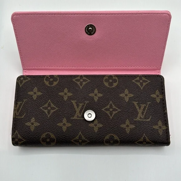 Inspired Design Floral Pattern Wallet NWT - Picture 3 of 10